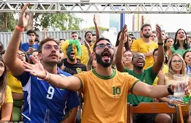 关于樱花球员欢腾庆祝晋级，球迷情绪高涨的信息